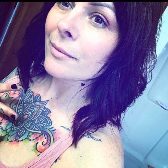 Meet your Posher, Angie - Picture 1 of 1